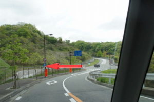 オートキャンプ場北の交差点を左折